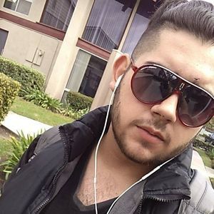 Meet your Posher, Max